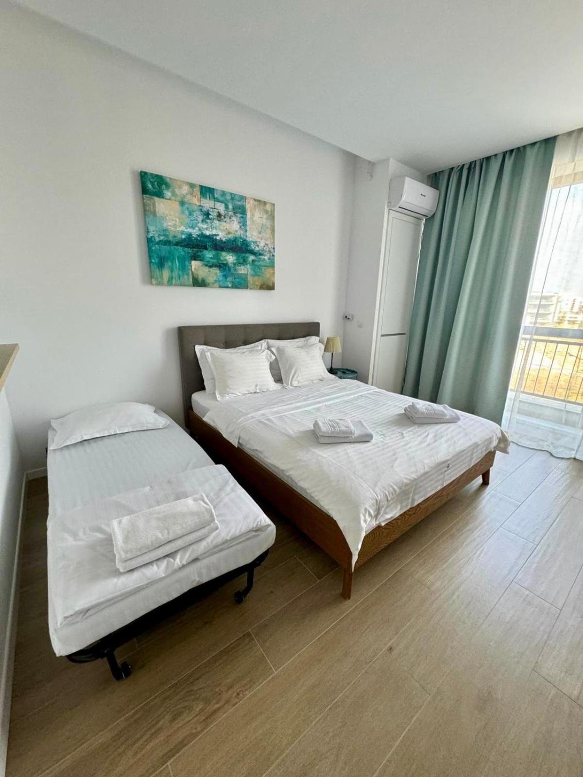 Cez Studio Mamaia Nord Apartment นาโวดาริ ภายนอก รูปภาพ