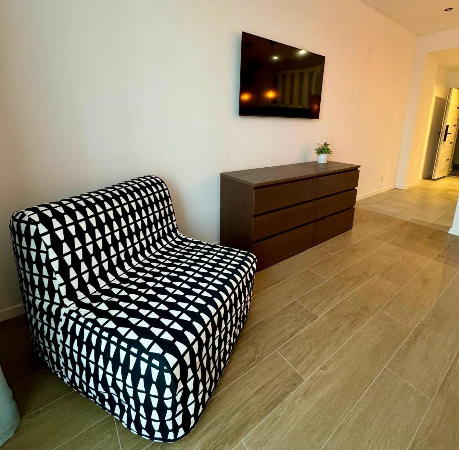 Cez Studio Mamaia Nord Apartment นาโวดาริ ภายนอก รูปภาพ